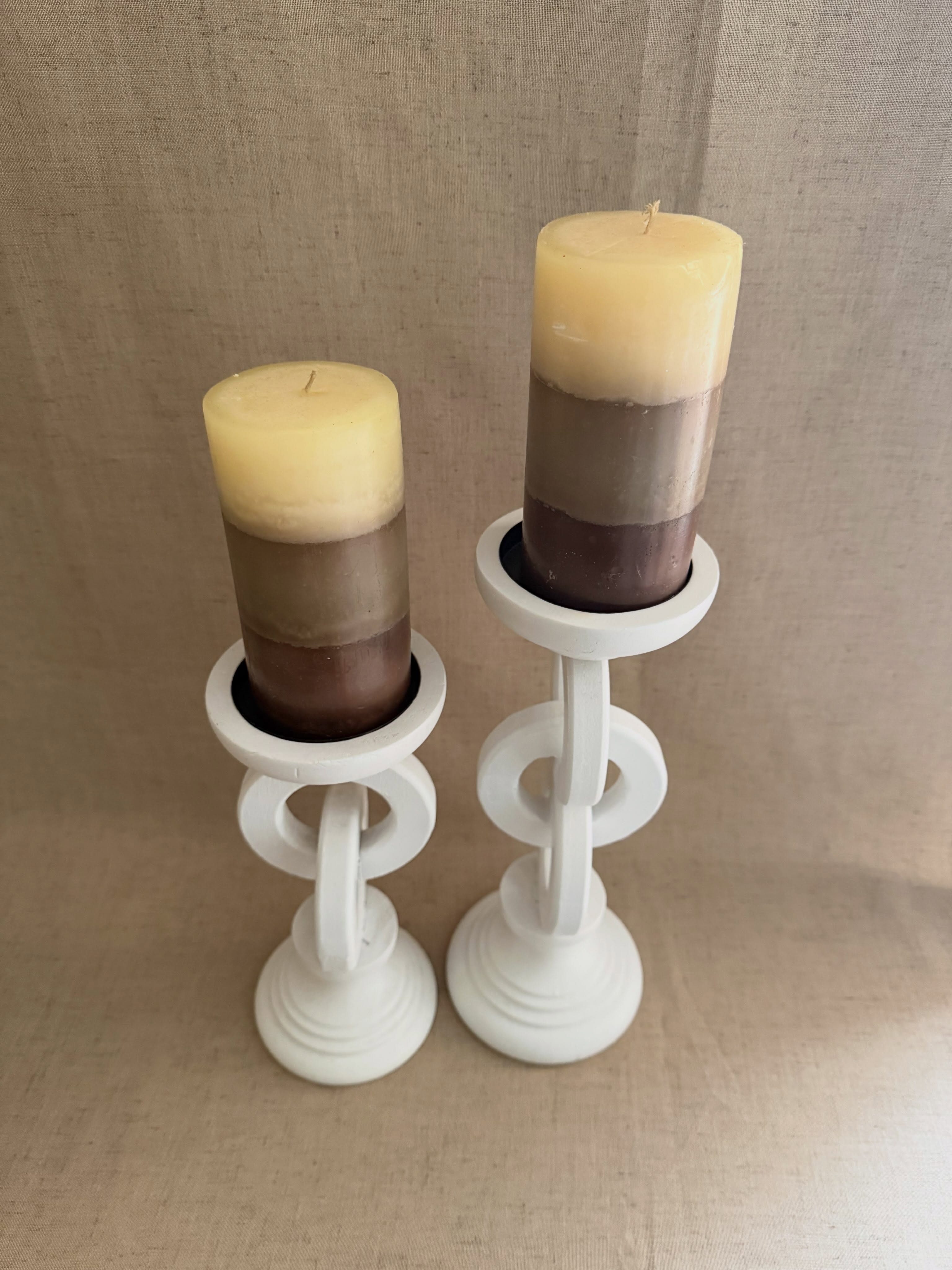 Set 2 Candeleros de madera color blanco