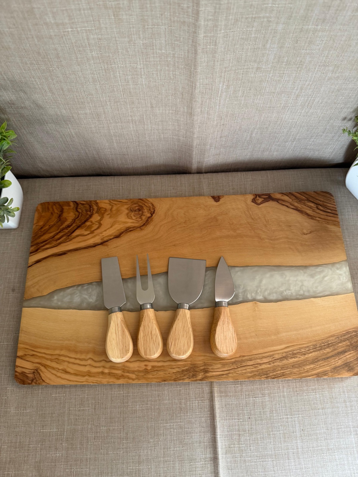 Tabla de Queso de resina y Cuchillos