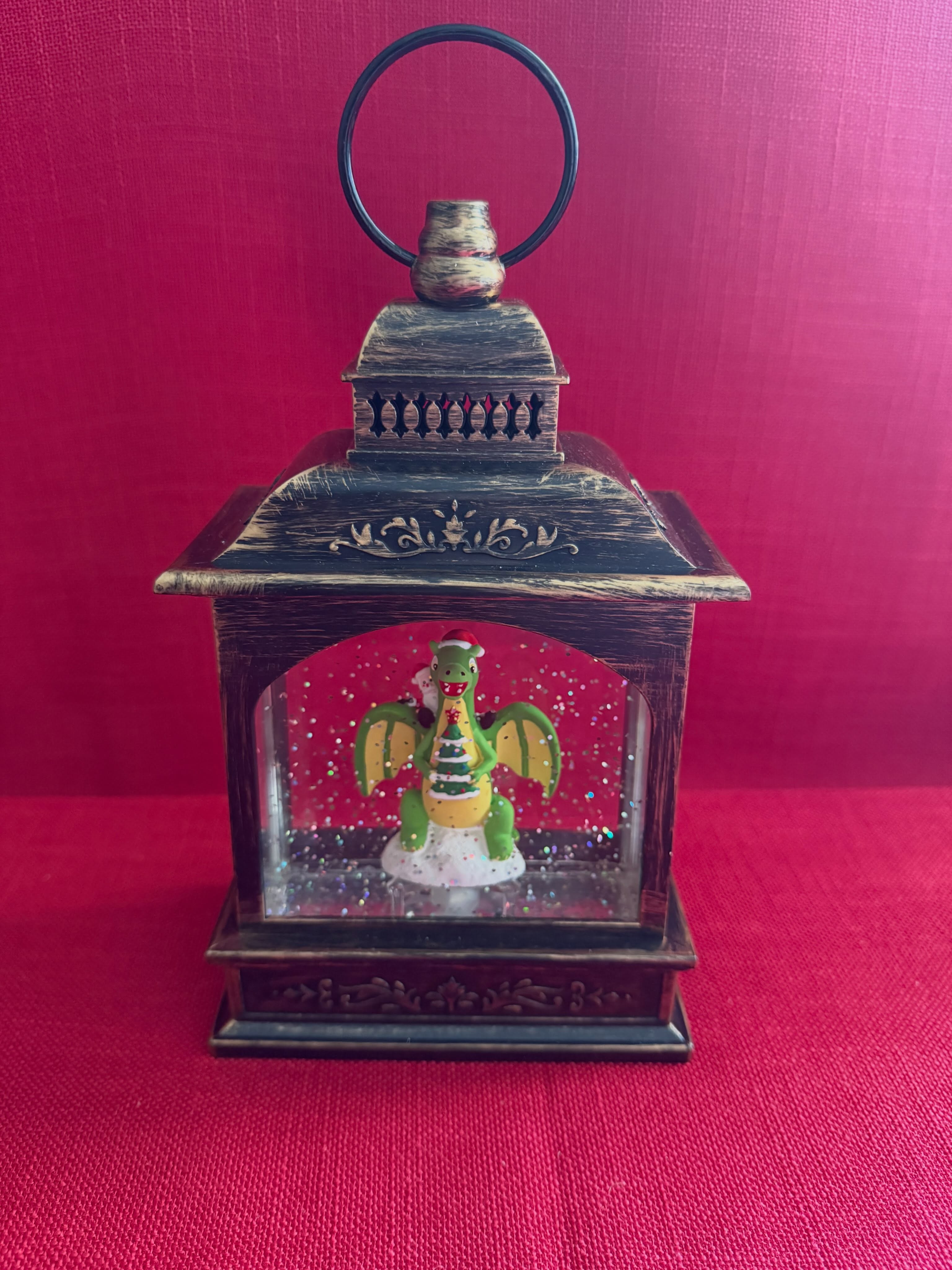 Linterna de agua navideña estilo farol con Dragon y Santa