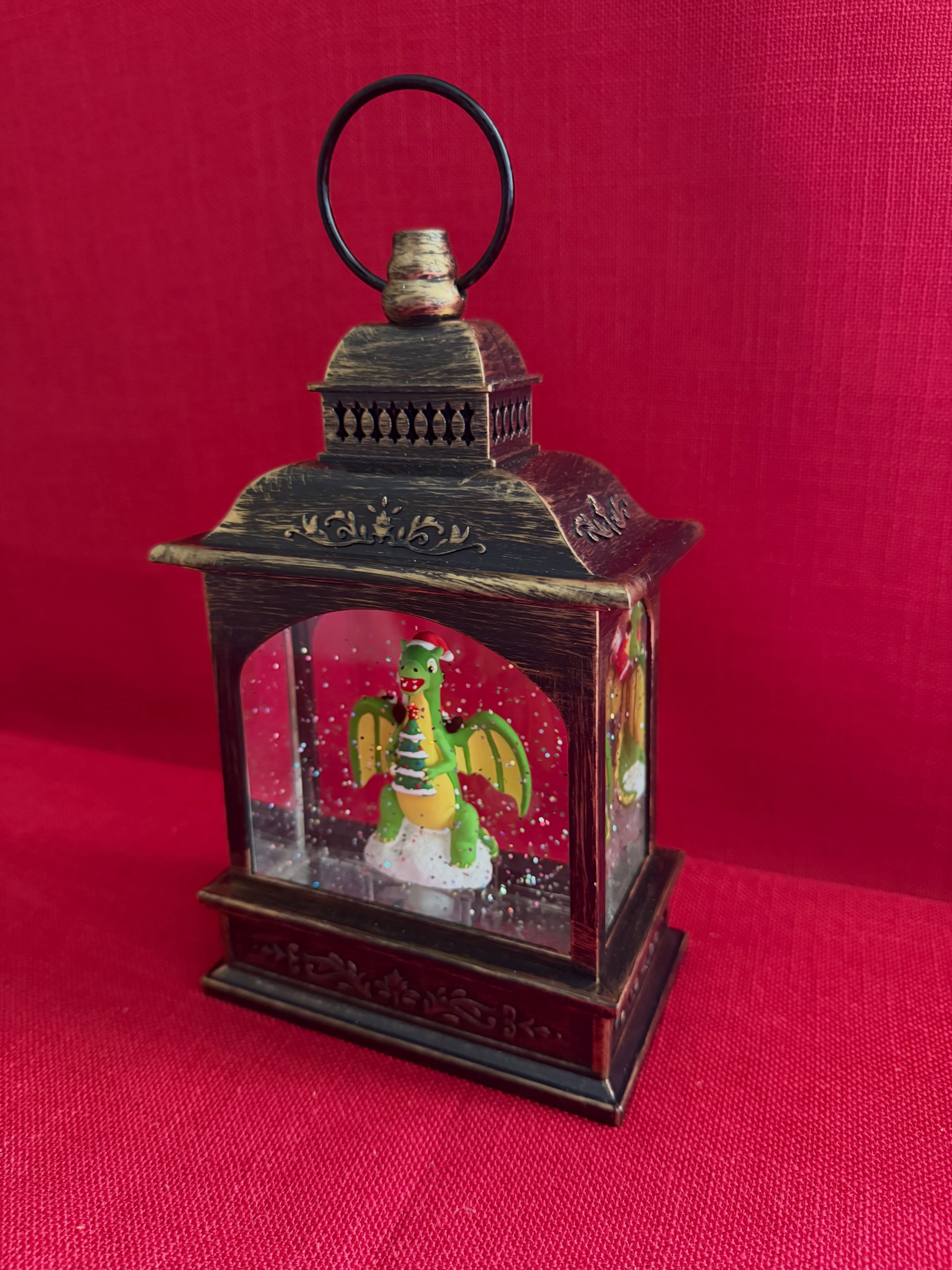 Linterna de agua navideña estilo farol con Dragon y Santa
