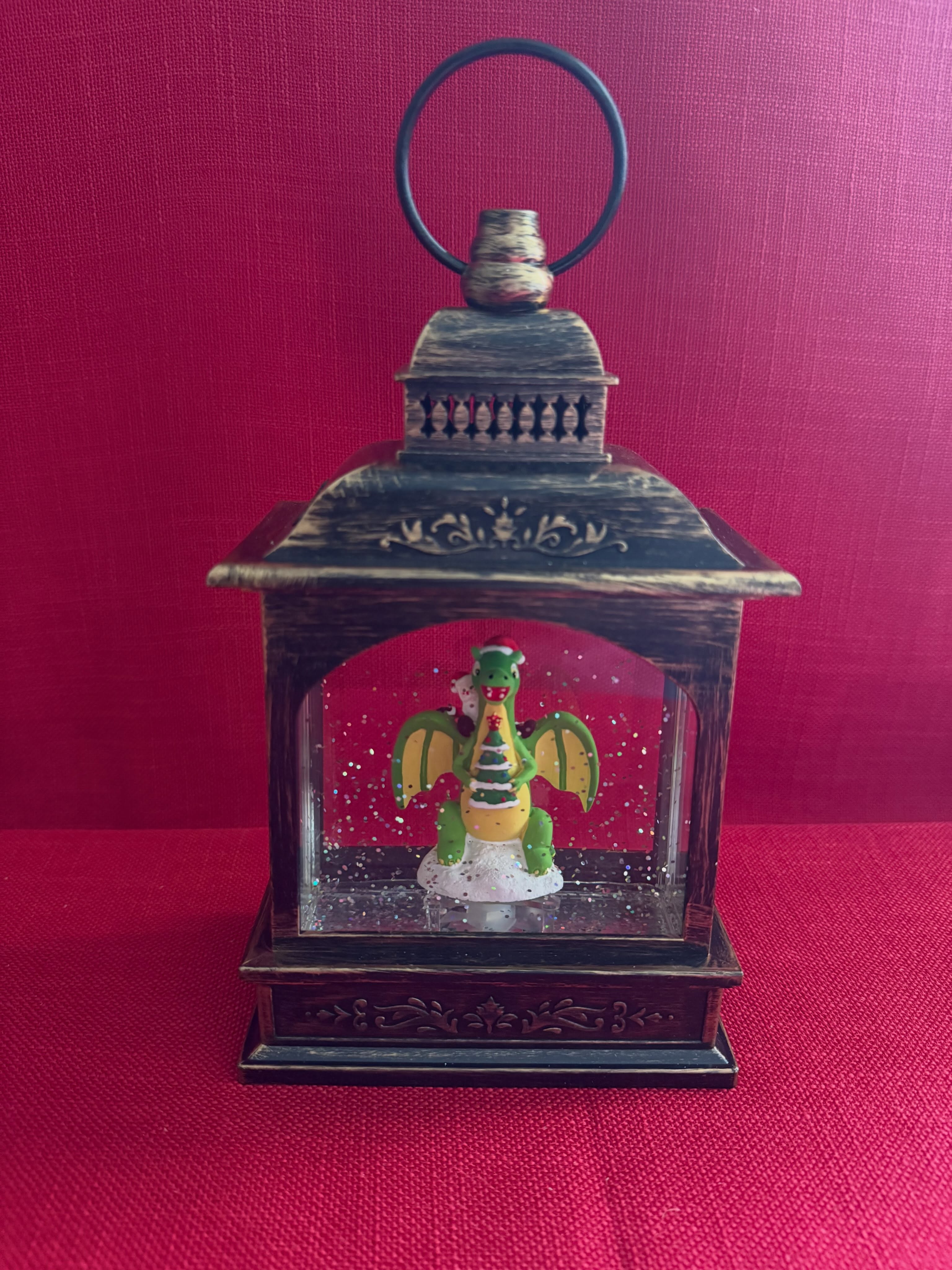 Linterna de agua navideña estilo farol con Dragon y Santa