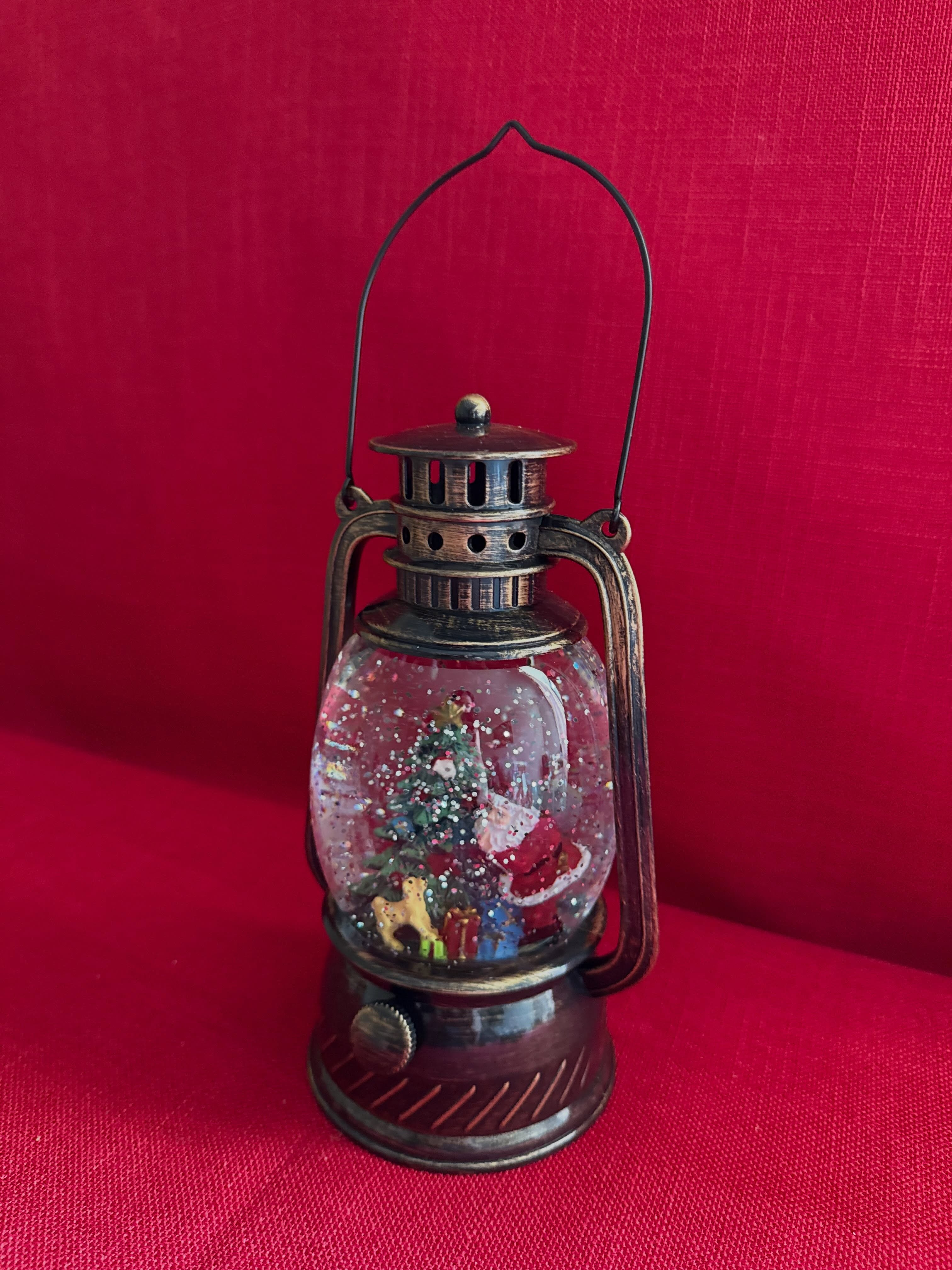 Linterna de agua navideña estilo farol con Santa Claus