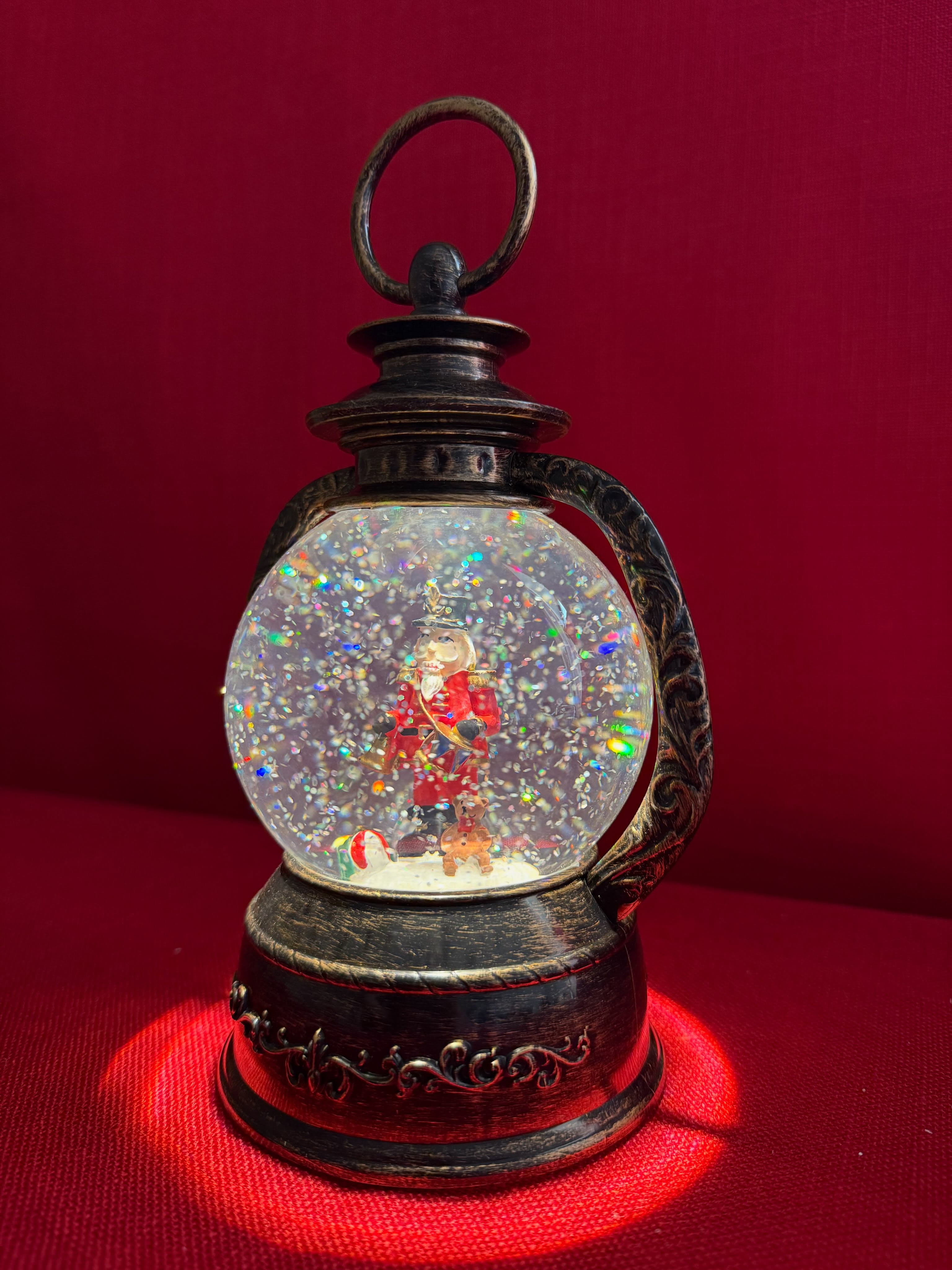 Linterna de agua navideña estilo farol con Cascanueces