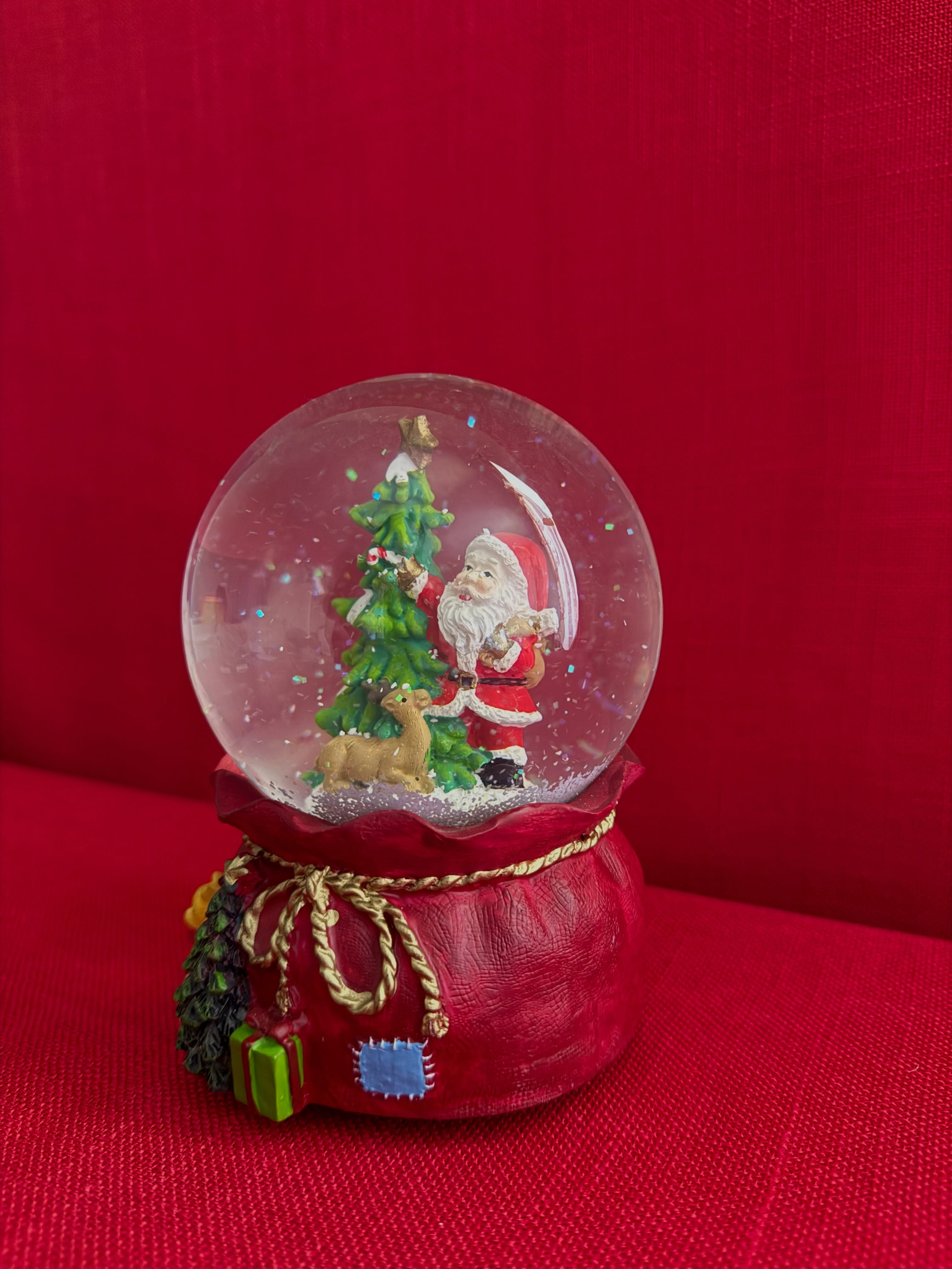 Decoración navideña con purpurina de Santa Clause con
