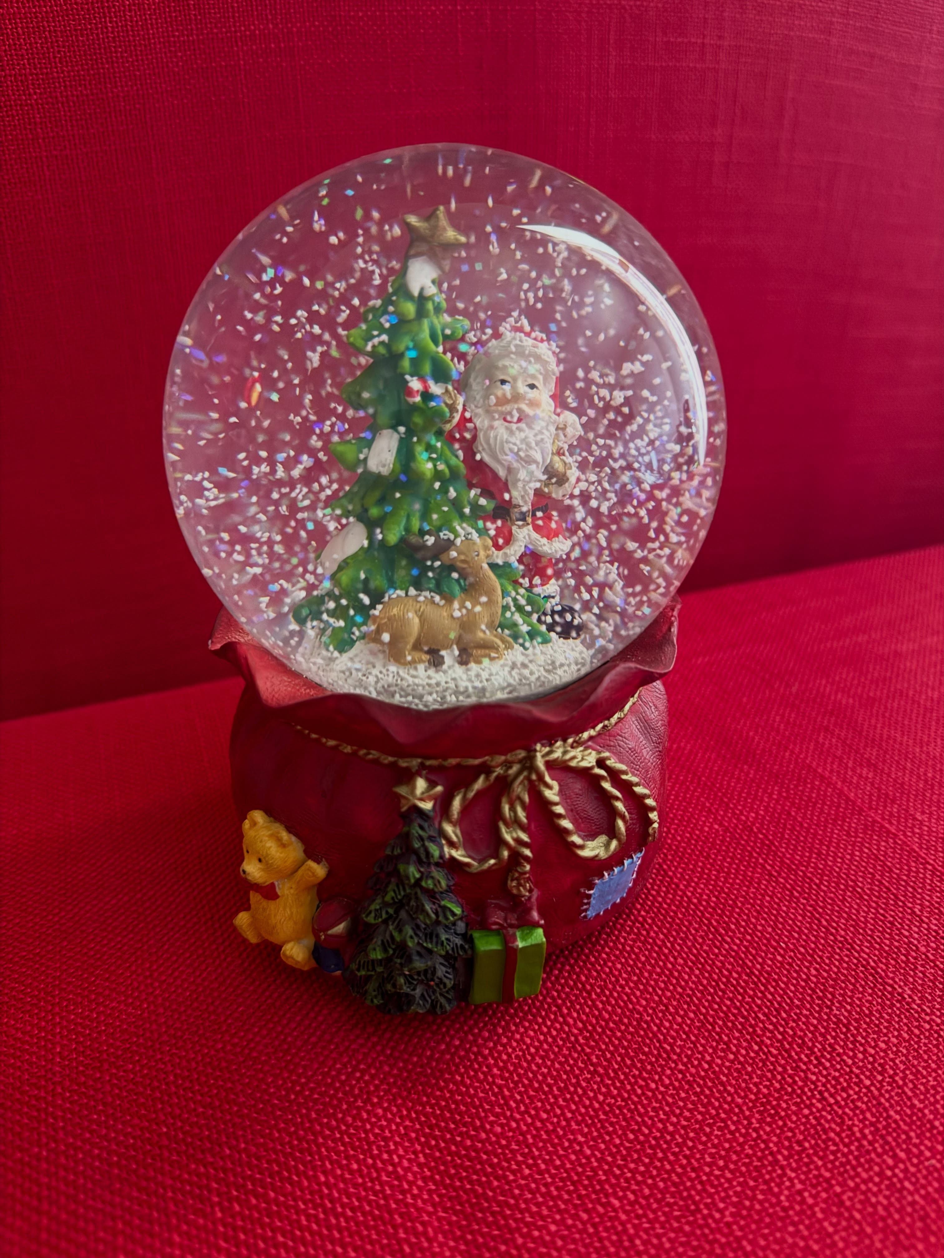 Decoración navideña con purpurina de Santa Clause con