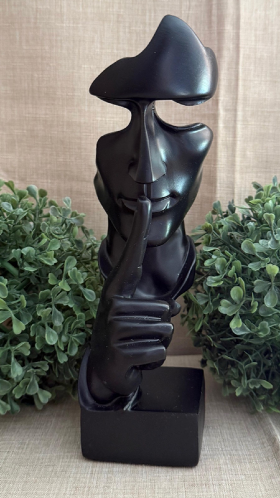 Estatua del Silencio
