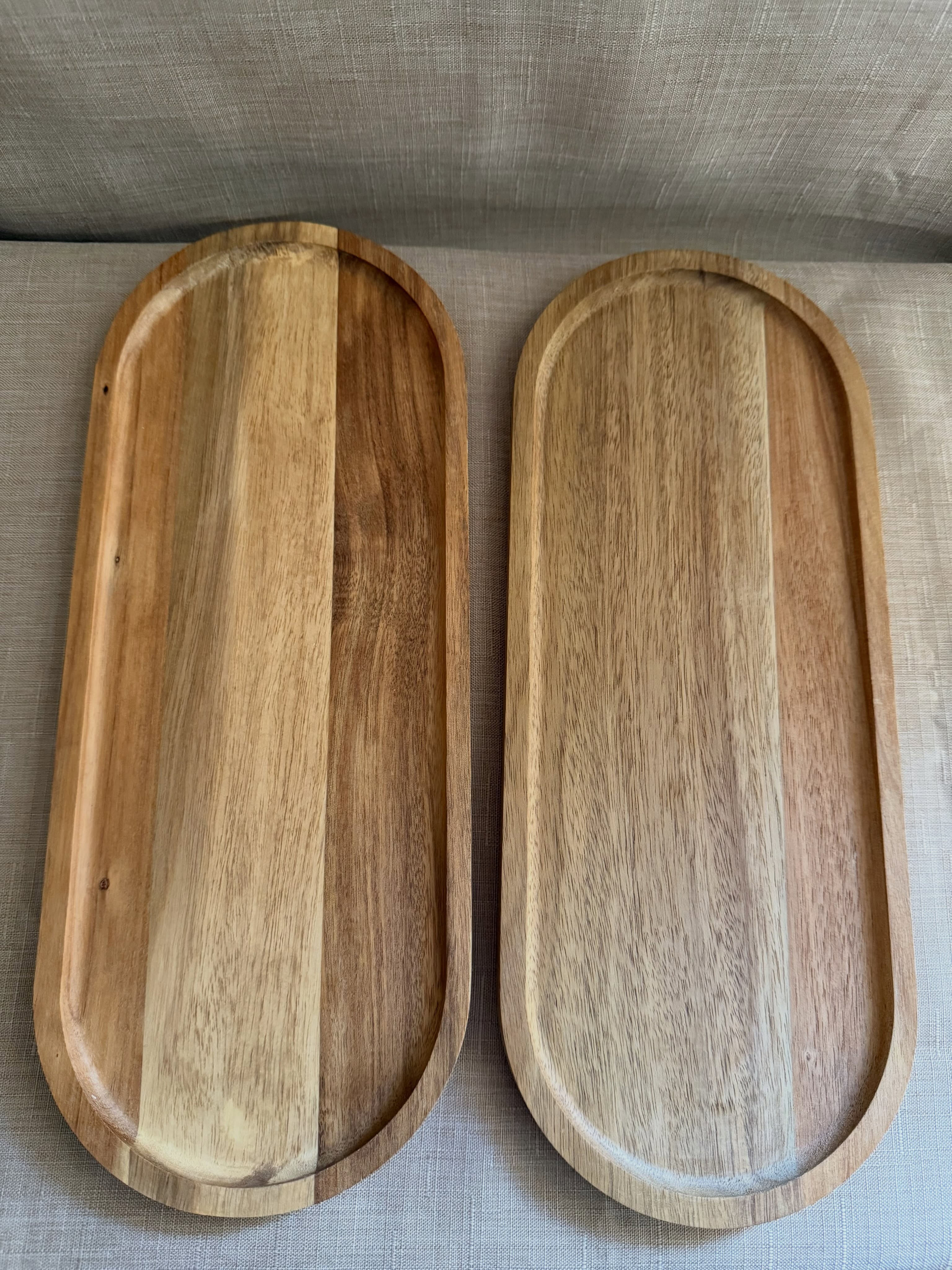 Set de 2 bandejas de madera de acacia