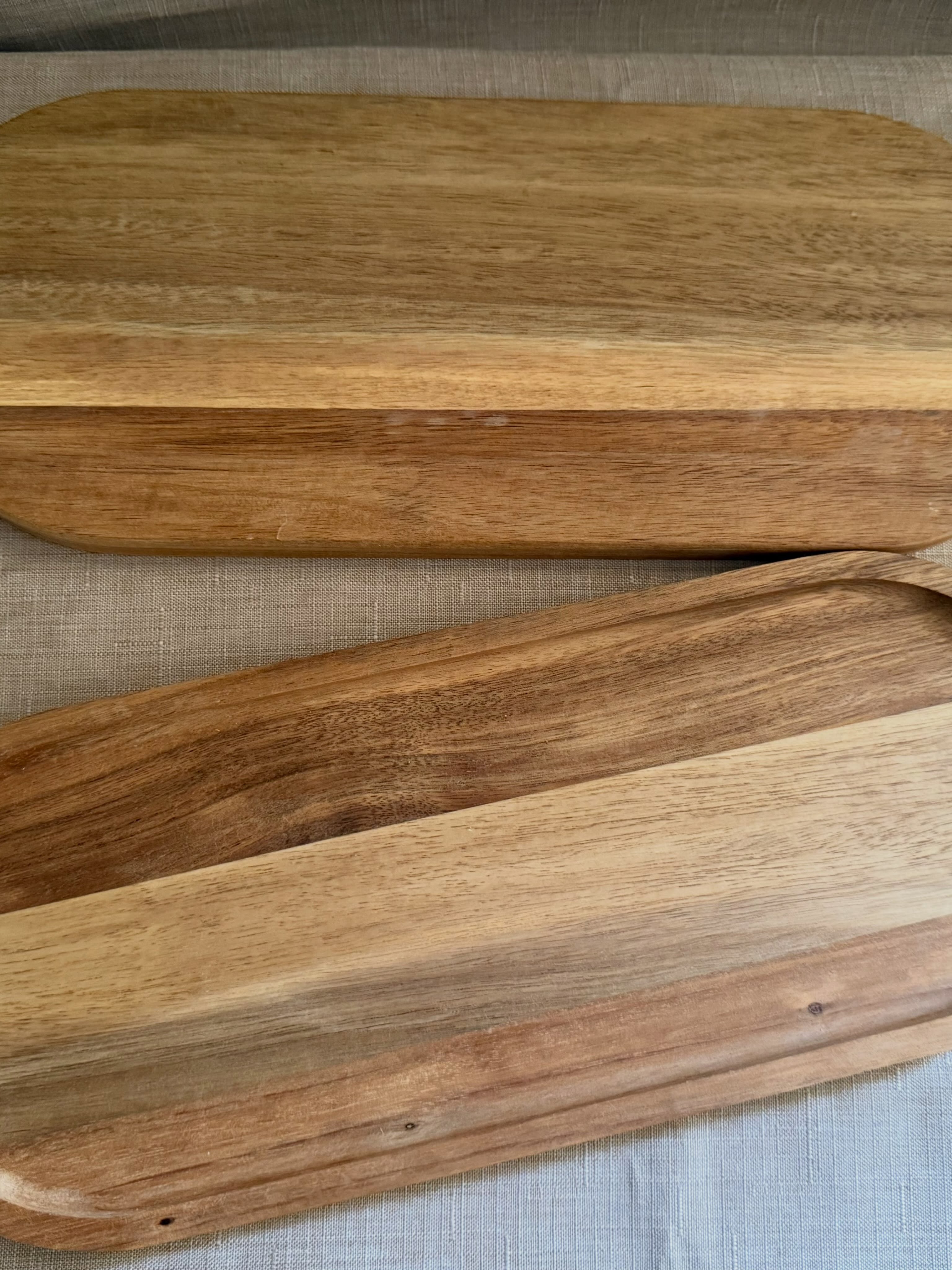 Set de 2 bandejas de madera de acacia