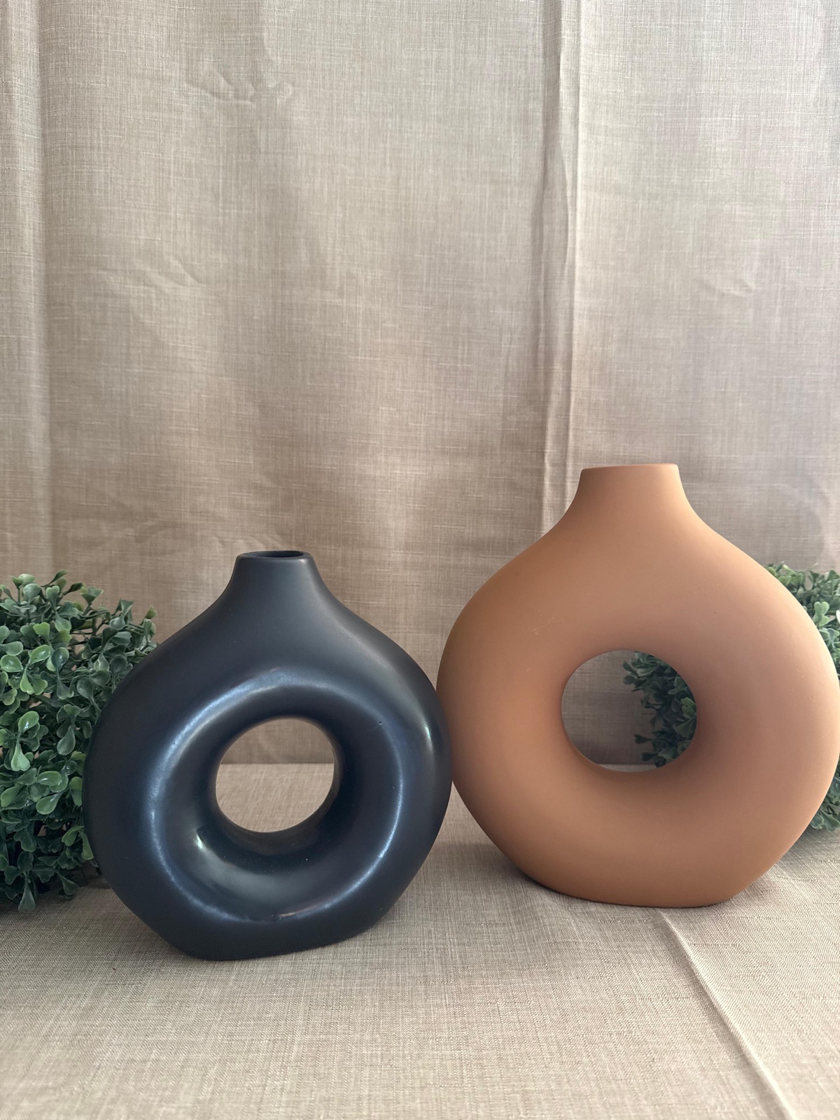 Set de 2 Jarrones Dona Negro y Zapote