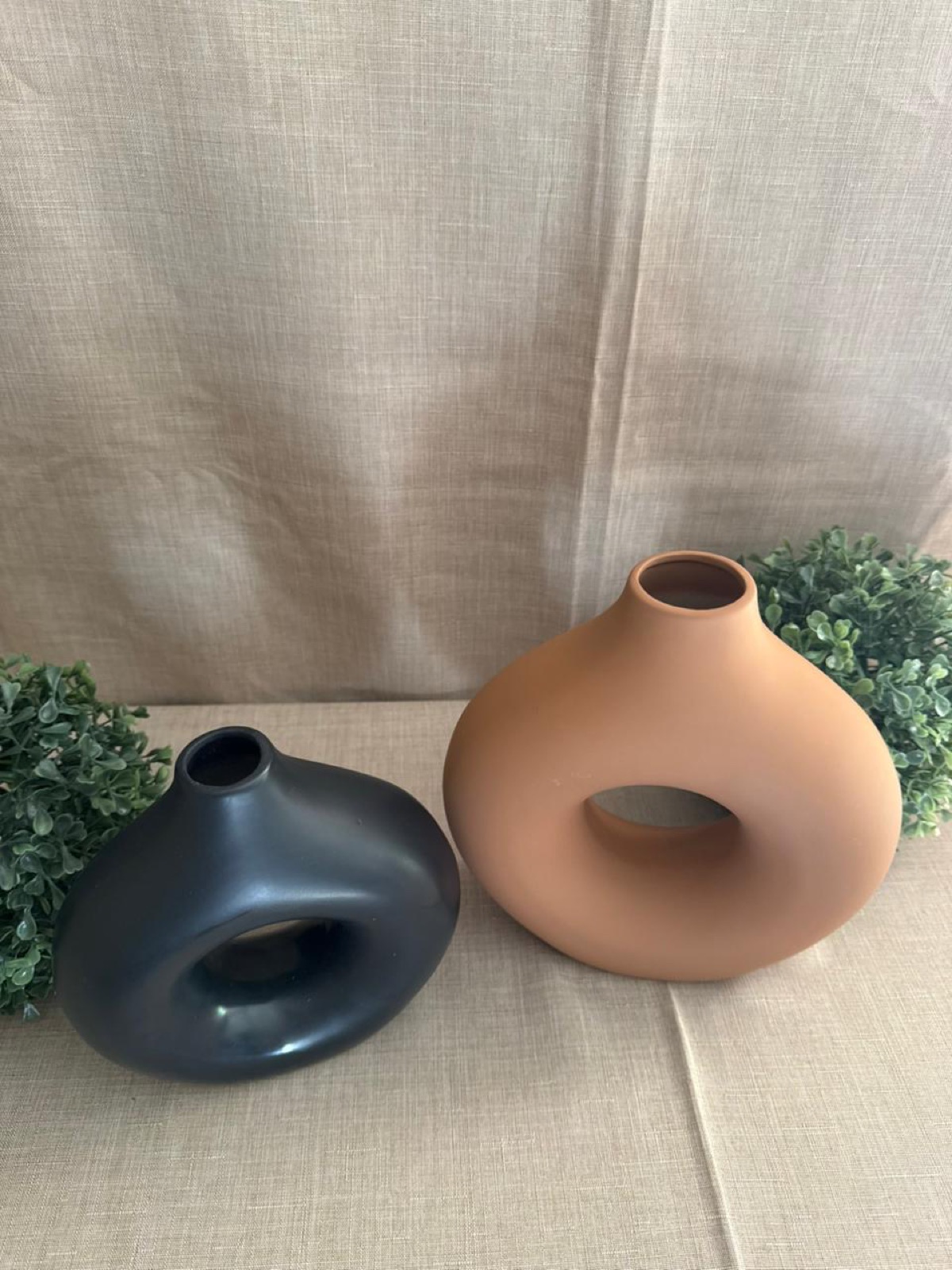 Set de 2 Jarrones Dona Negro y Zapote