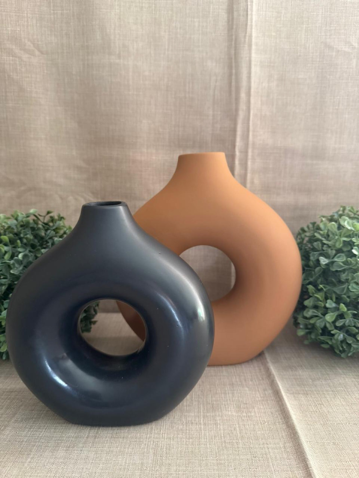 Set de 2 Jarrones Dona Negro y Zapote