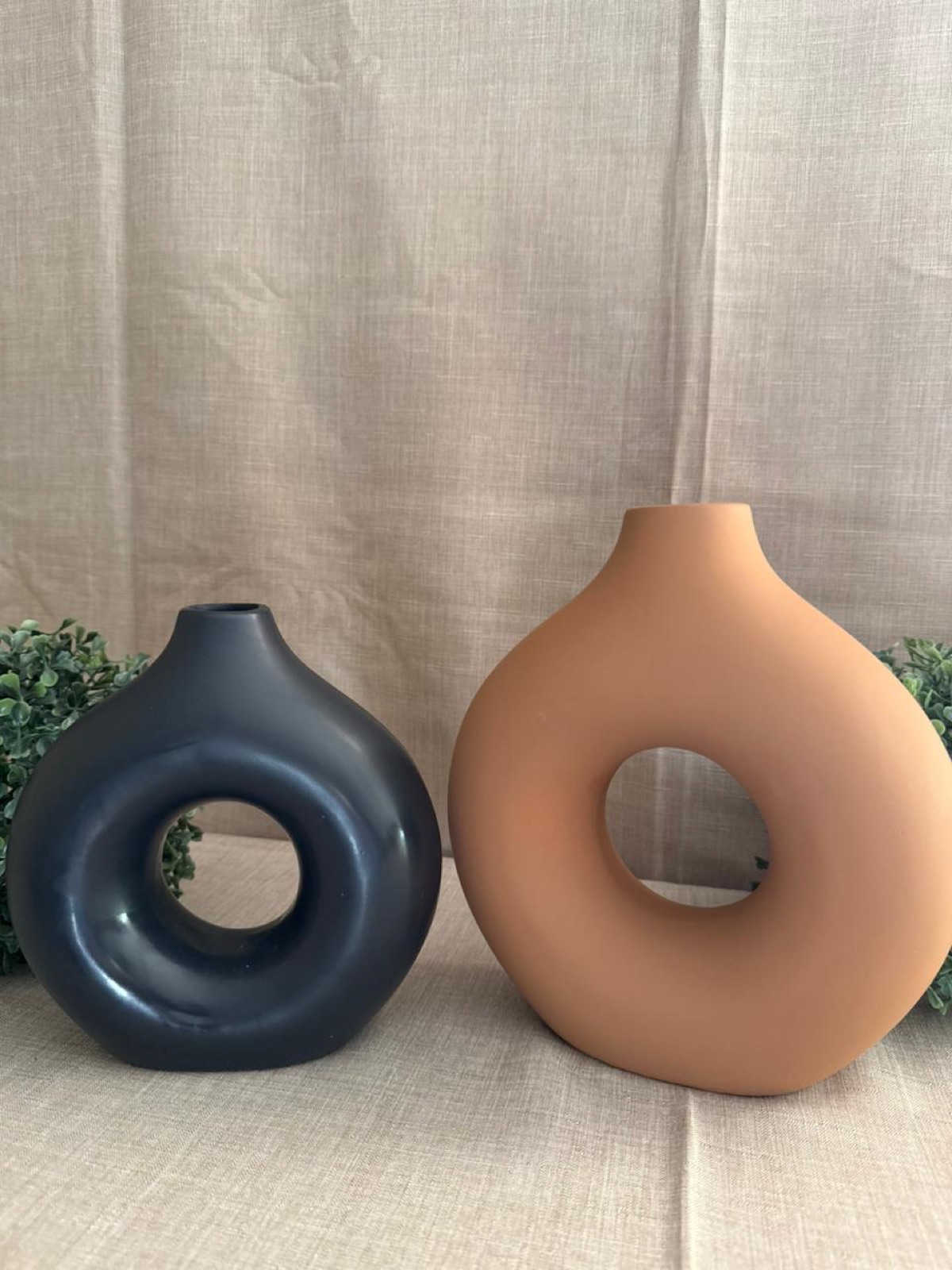 Set de 2 Jarrones Dona Negro y Zapote