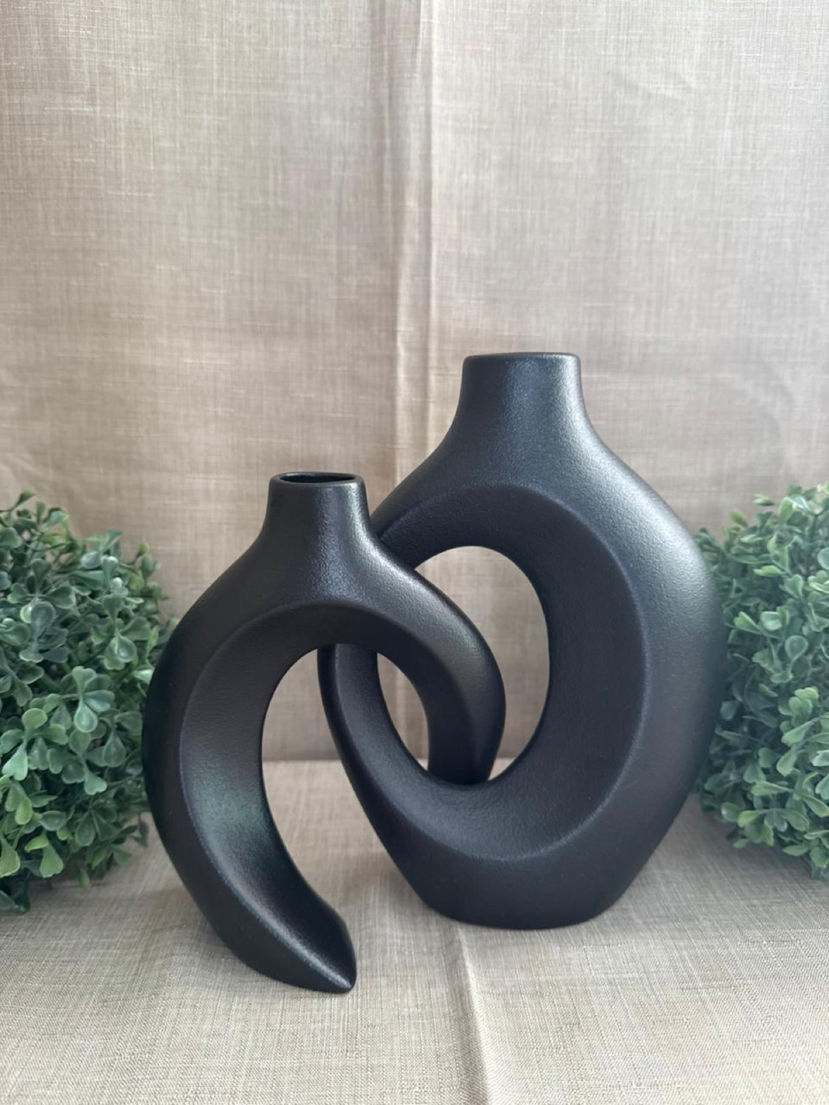 Set de 2 Jarrones Entrelazados Negros