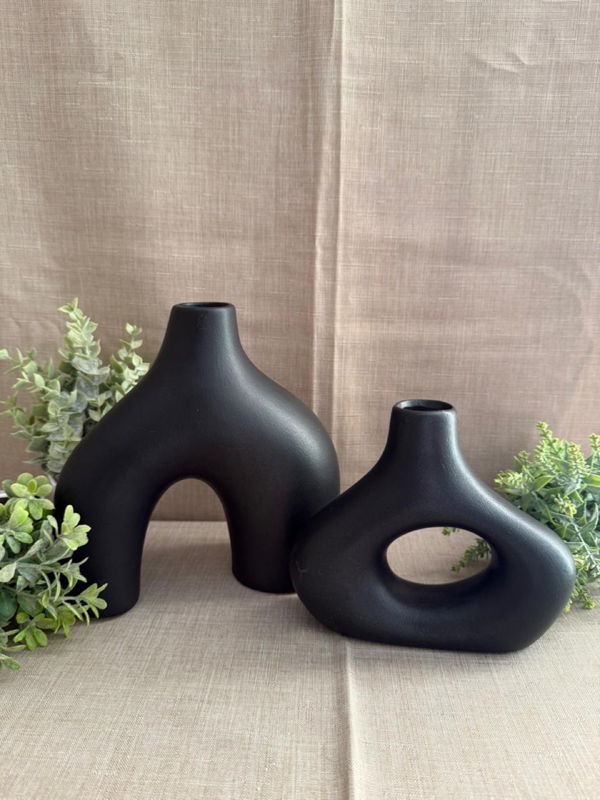 Set de 2 Jarrones Irregulares Negros