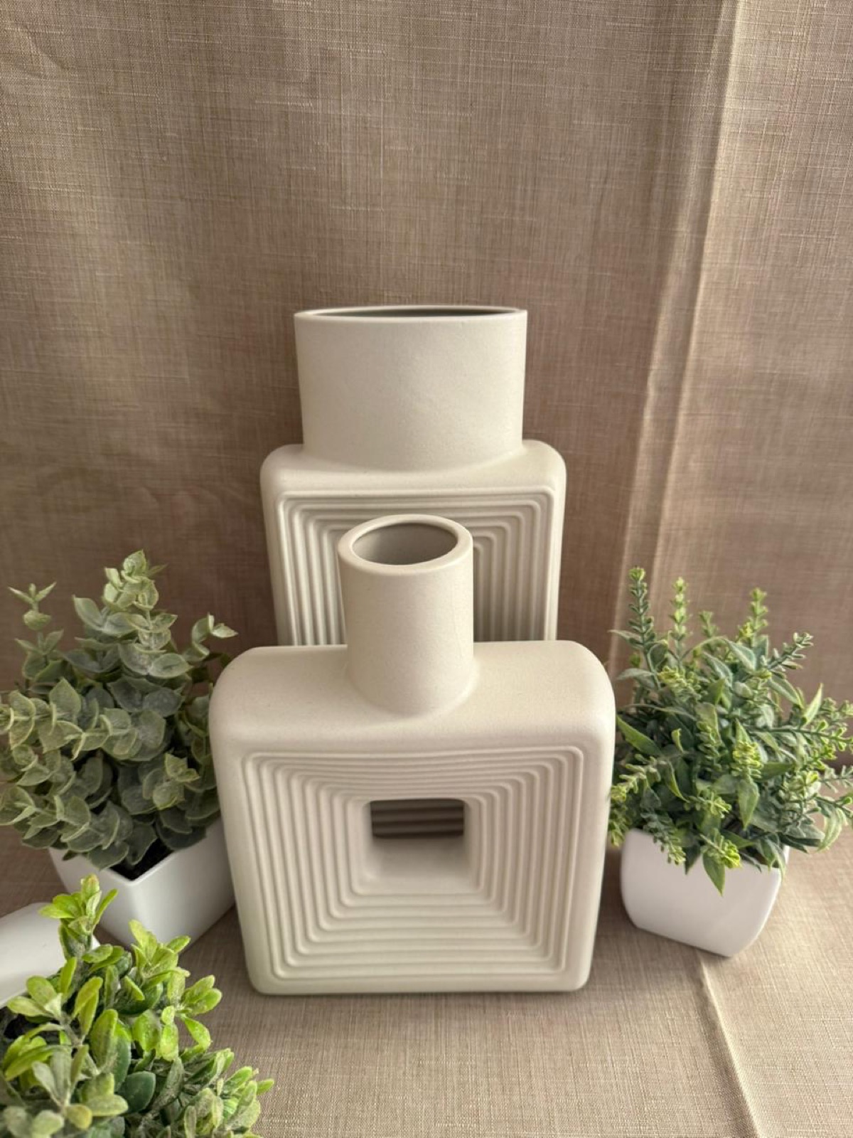 Set de 2 Jarrones Cuadrados Texturizados