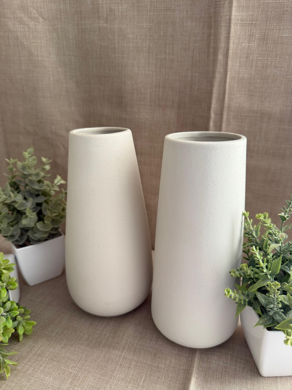 Set de 2 Floreros Cónicos Blancos