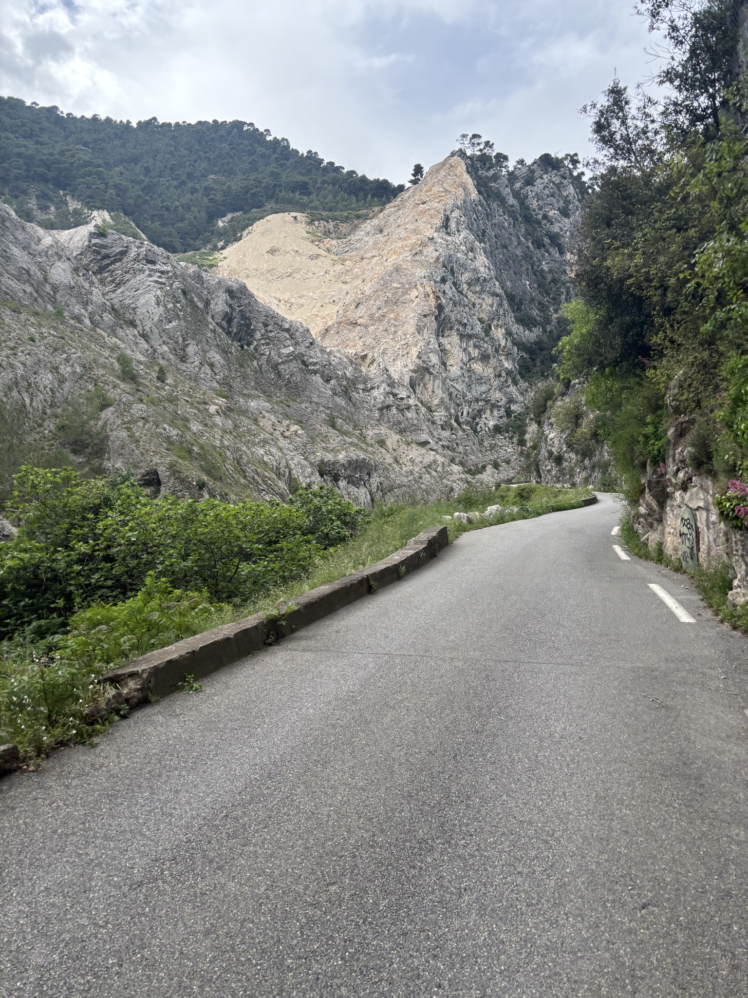 Photo prise sur La vallée des Paillons et les villages alentours