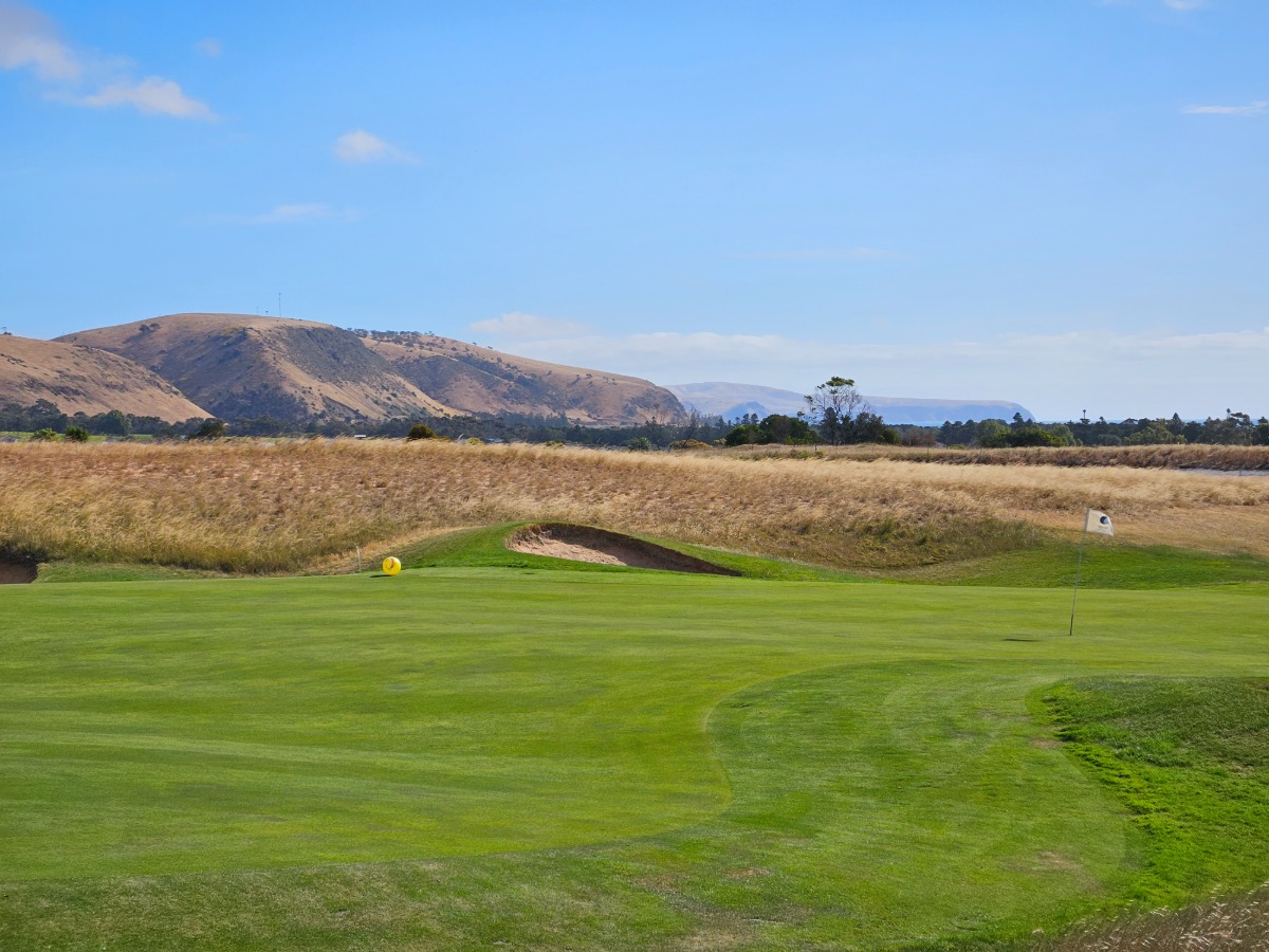 The Links Lady Bay