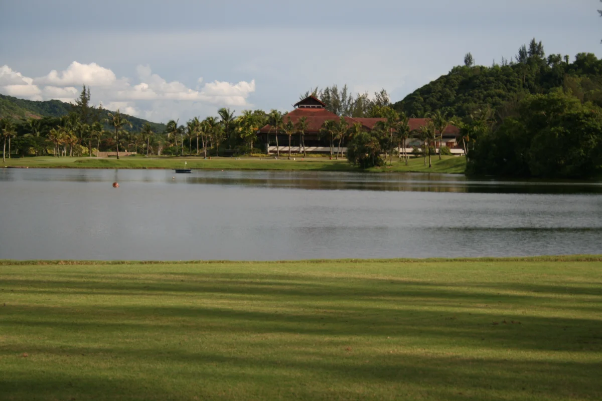 Dalit Bay Golf & Country Club
