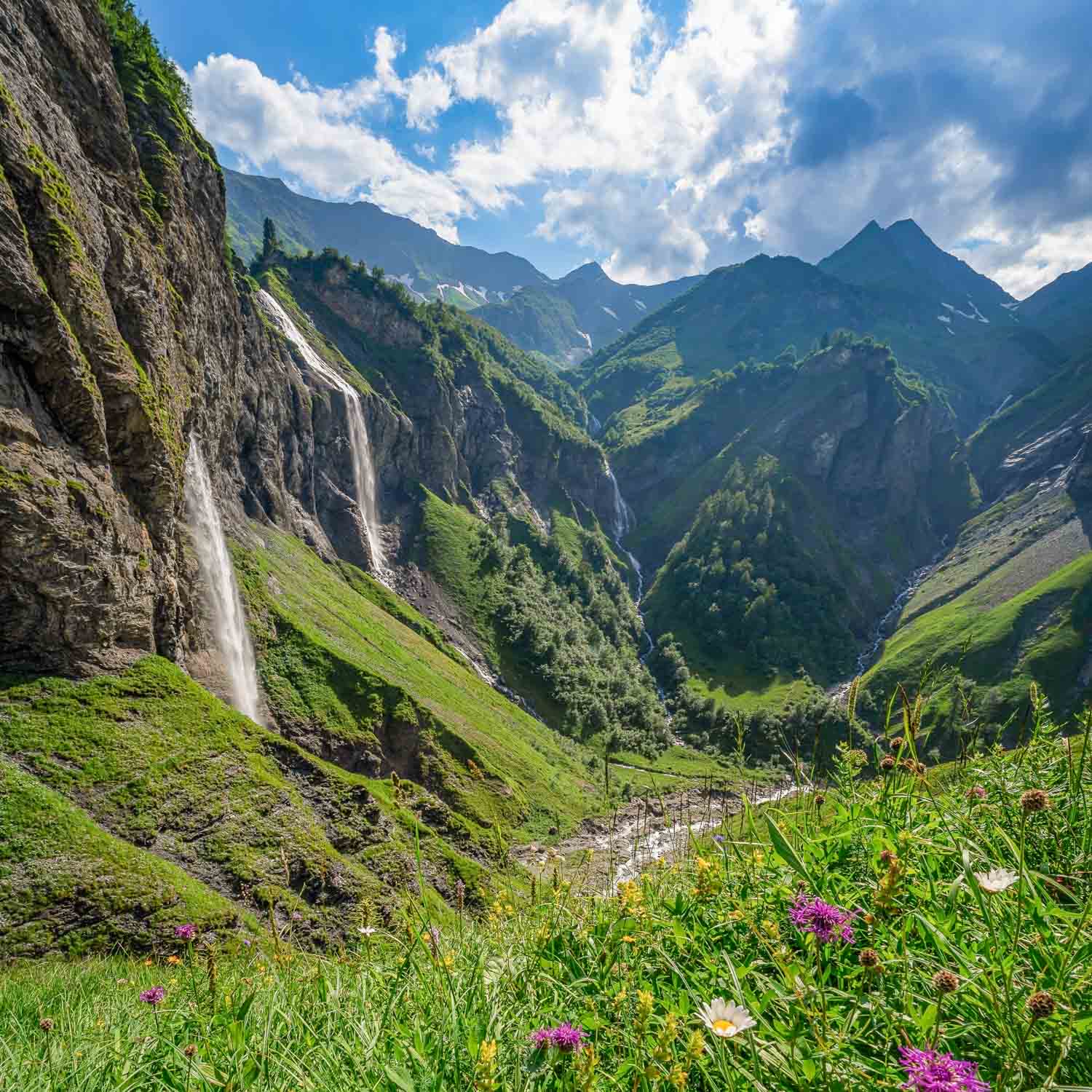 Batöni Waterfall Arena
