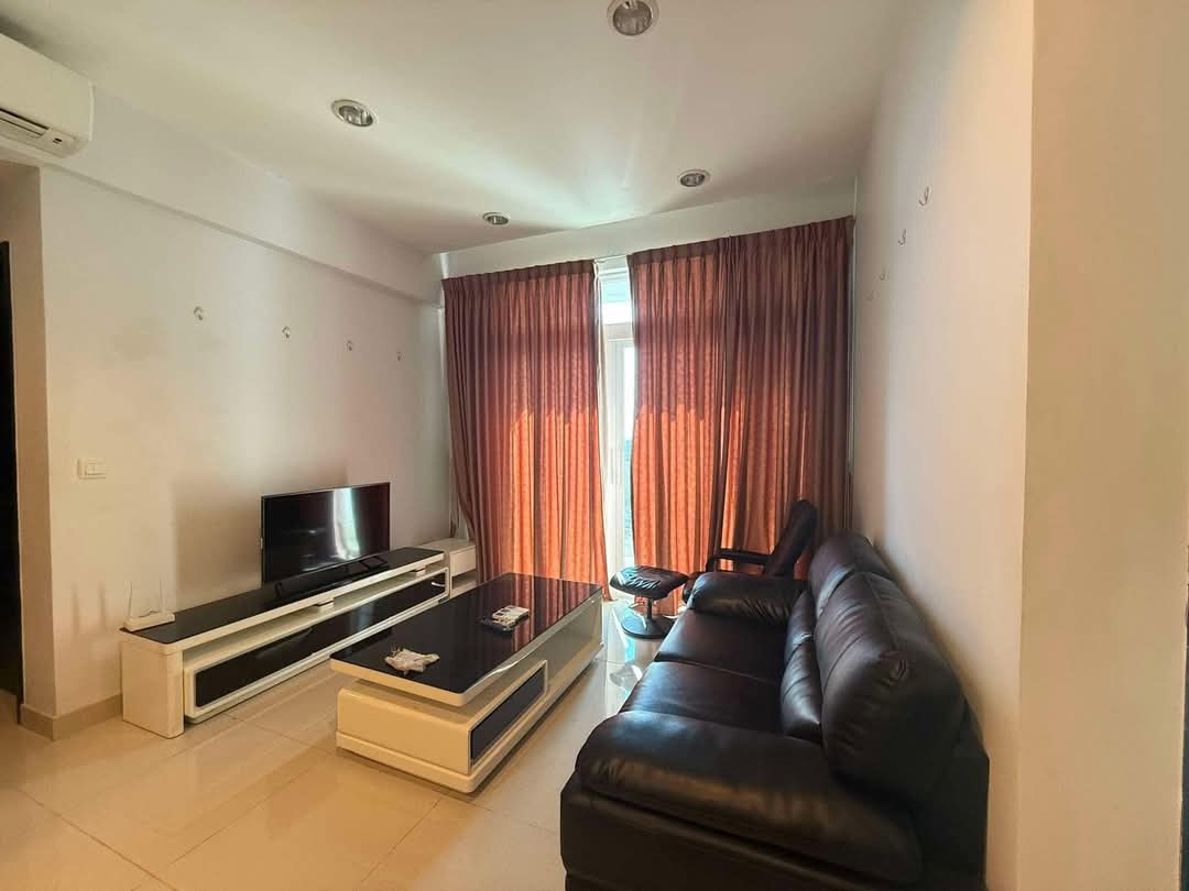 GEMS condo for rent - Image 1