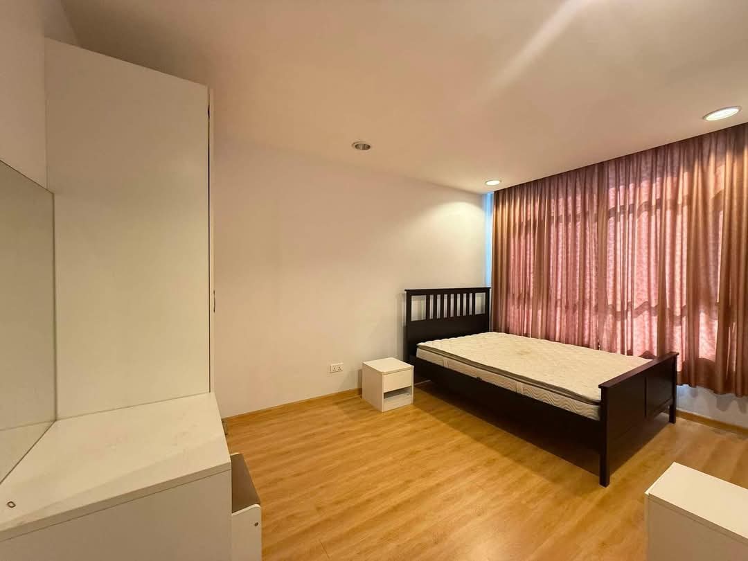 GEMS condo for rent - Image 5