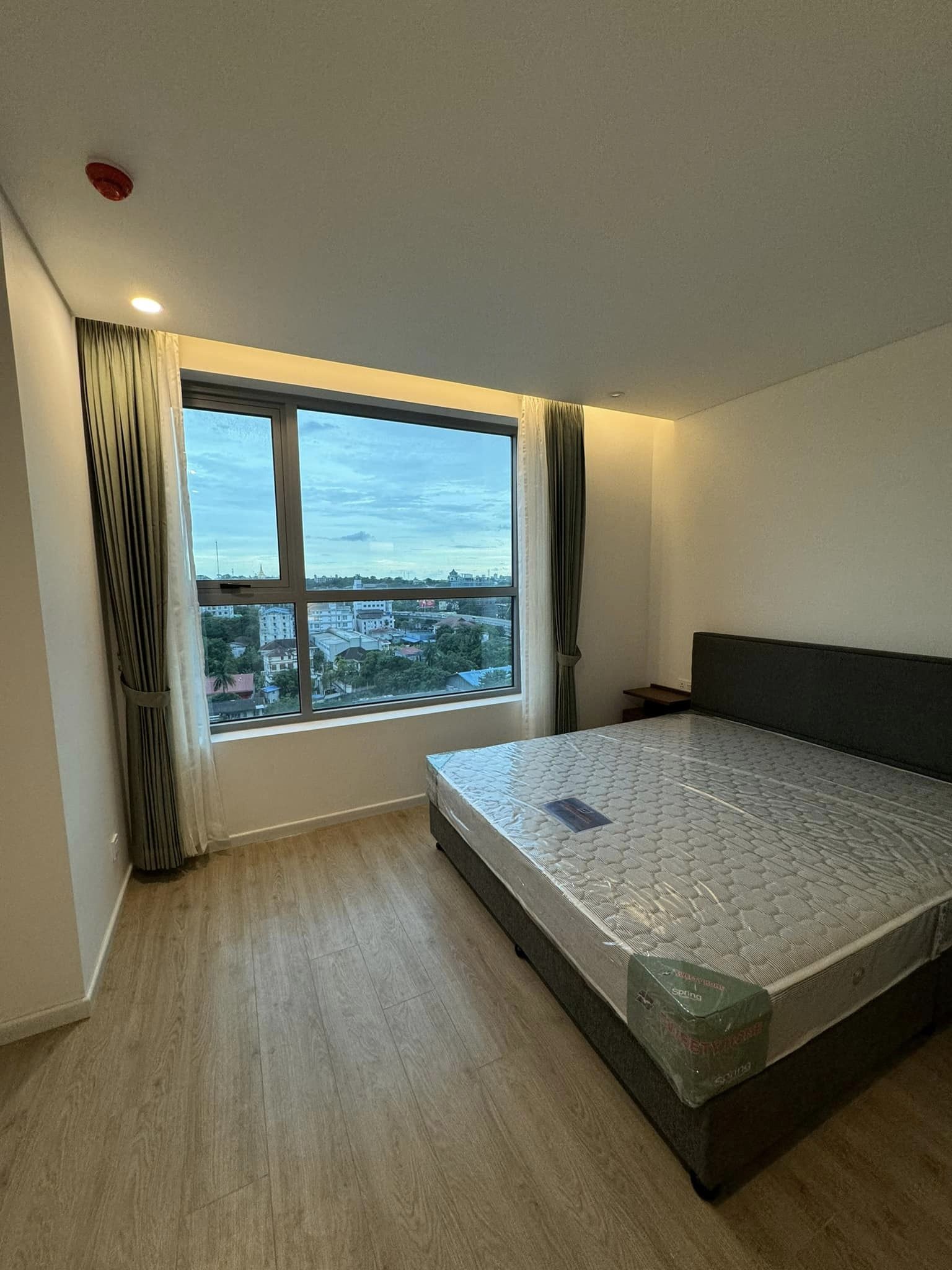 The Lake Suites condo for rent in Yankin - Image 4
