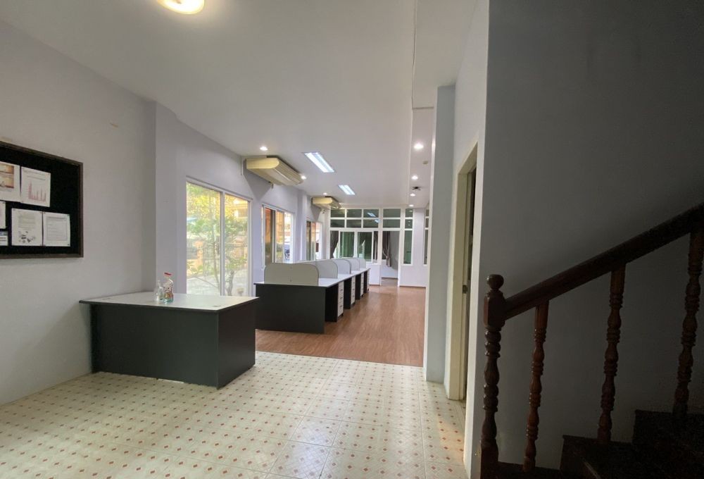 Spacious Office Available for Rent - Image 8