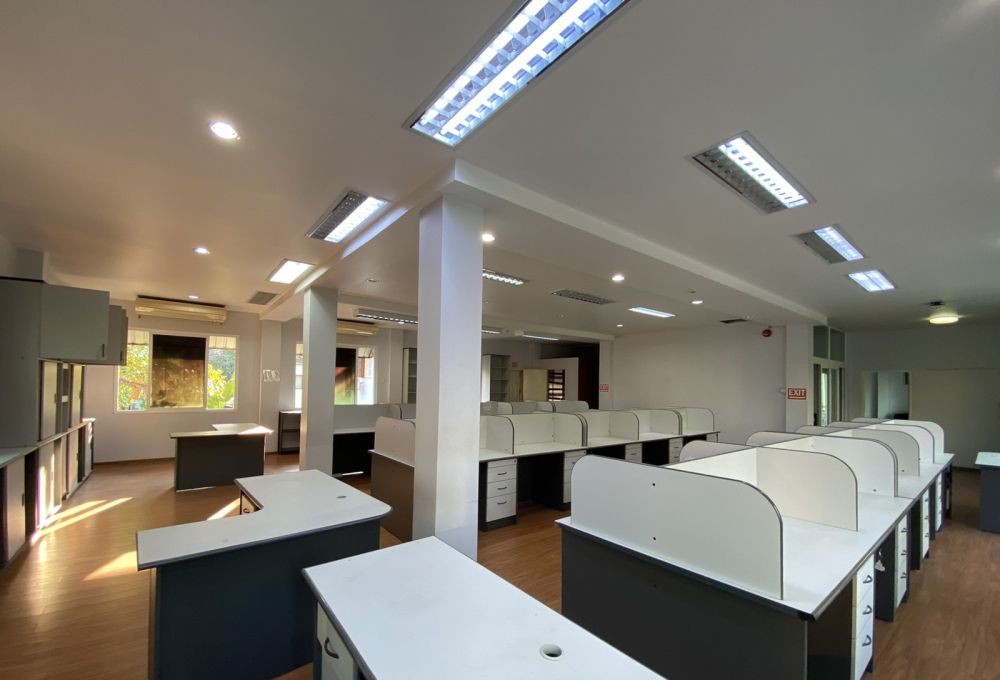 Spacious Office Available for Rent - Image 4