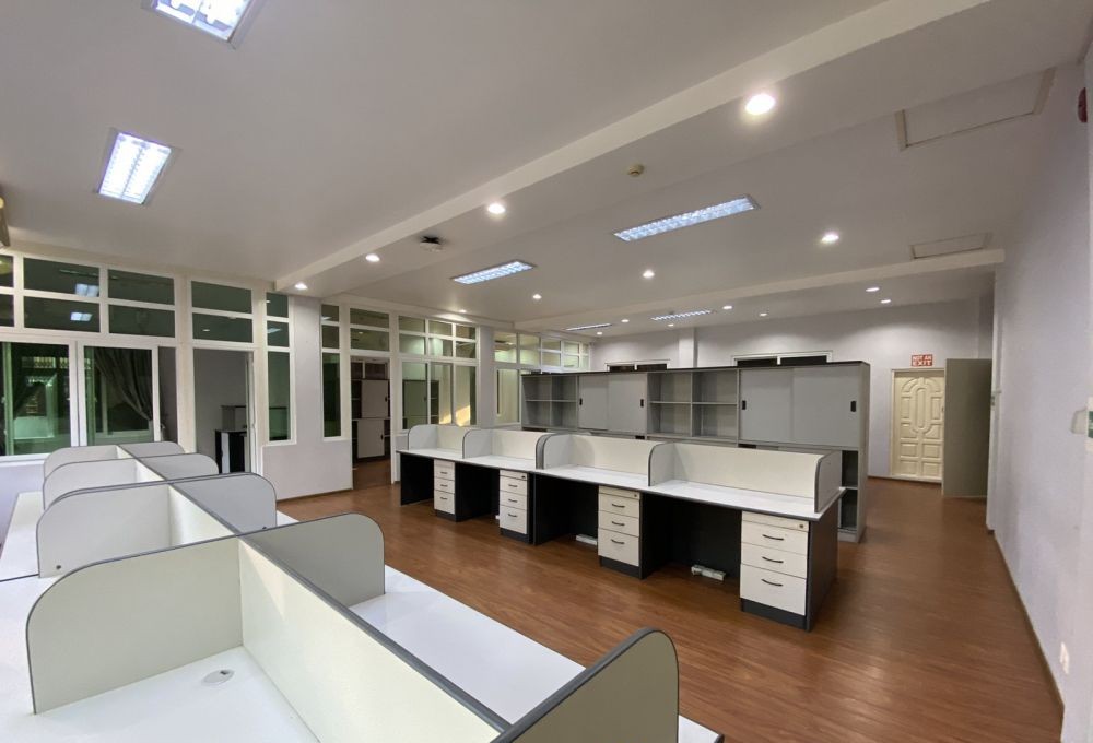 Spacious Office Available for Rent - Image 7