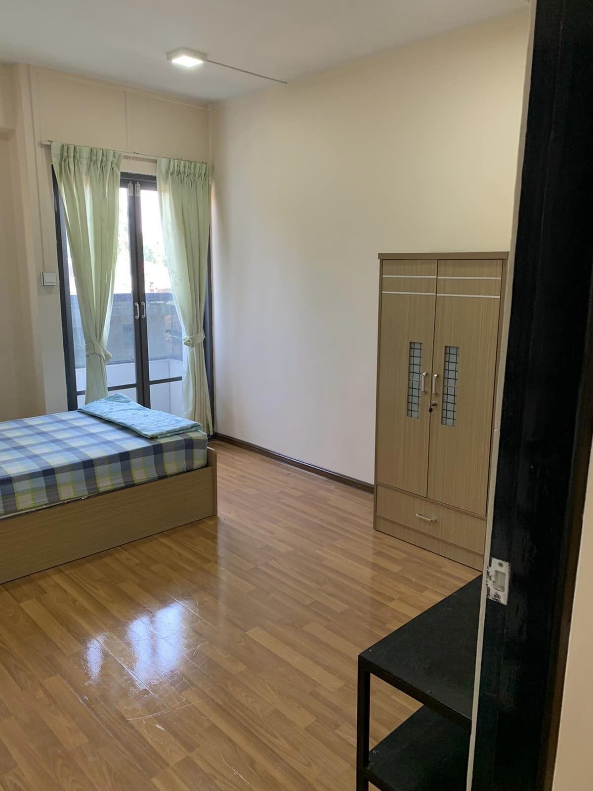 Three bedrooms for rent in Yankin - Image 4