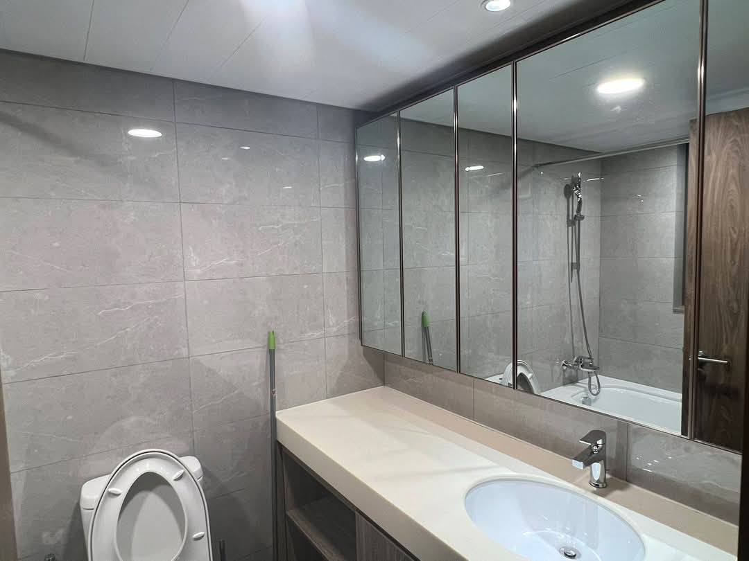 The Central condo for rent (2 bedrooms—lake view) - Image 6