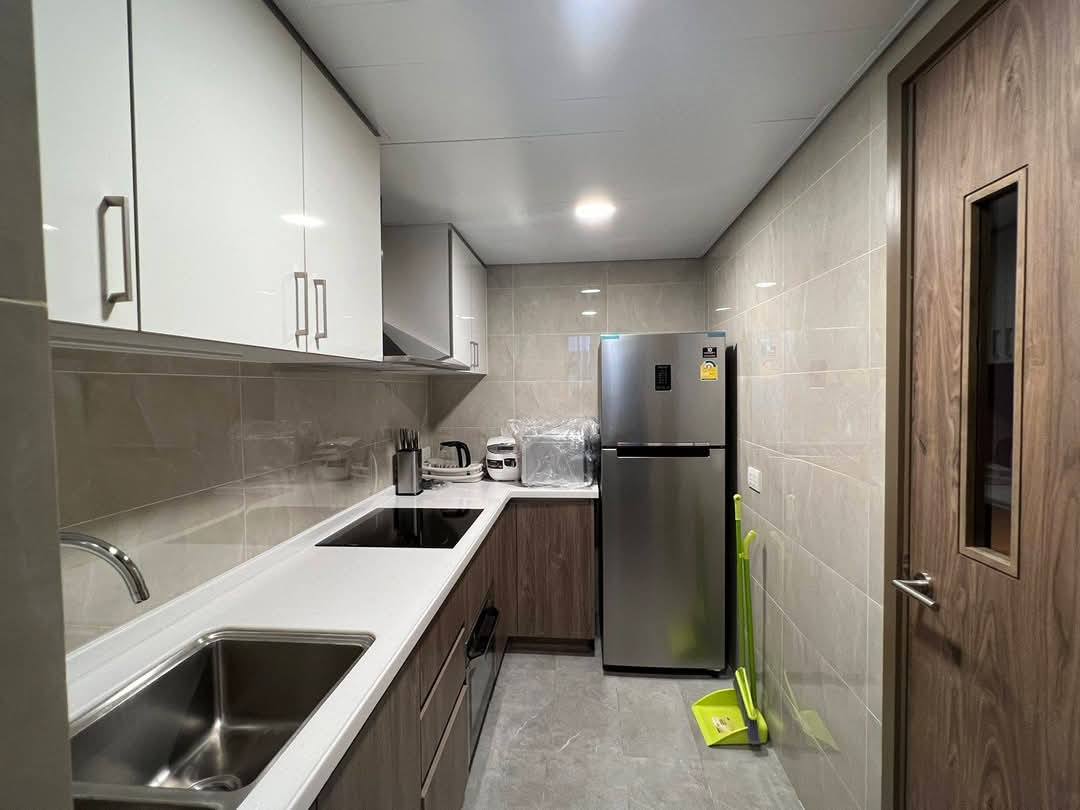 The Central condo for rent (2 bedrooms—lake view) - Image 8