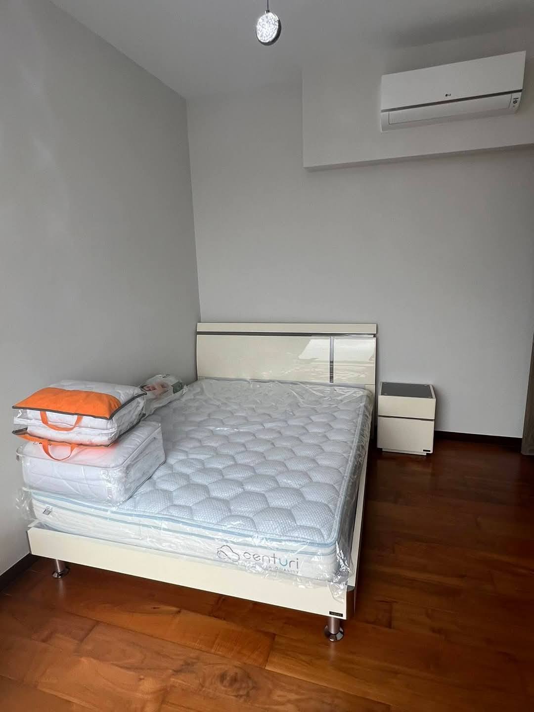 The Central condo for rent (2 bedrooms—lake view) - Image 7