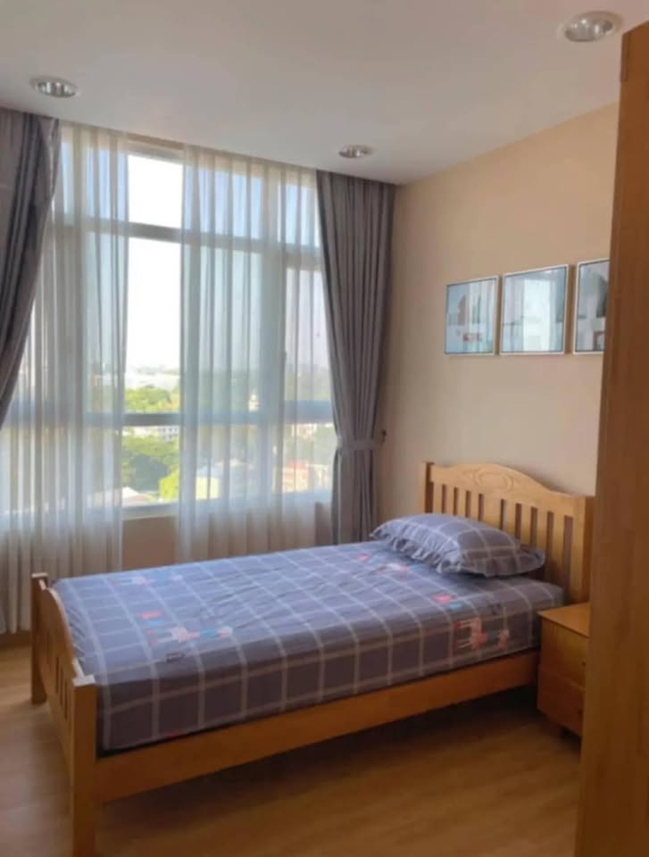 GEMS condo for rent - Image 5