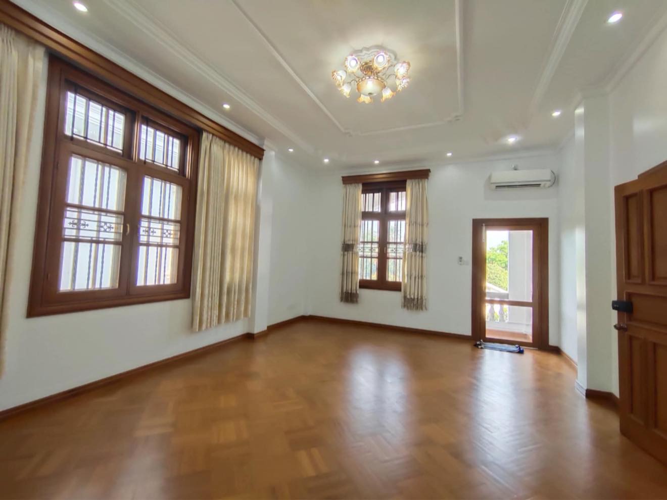 Office Space or House for Rent in Golden Valley - Image 12
