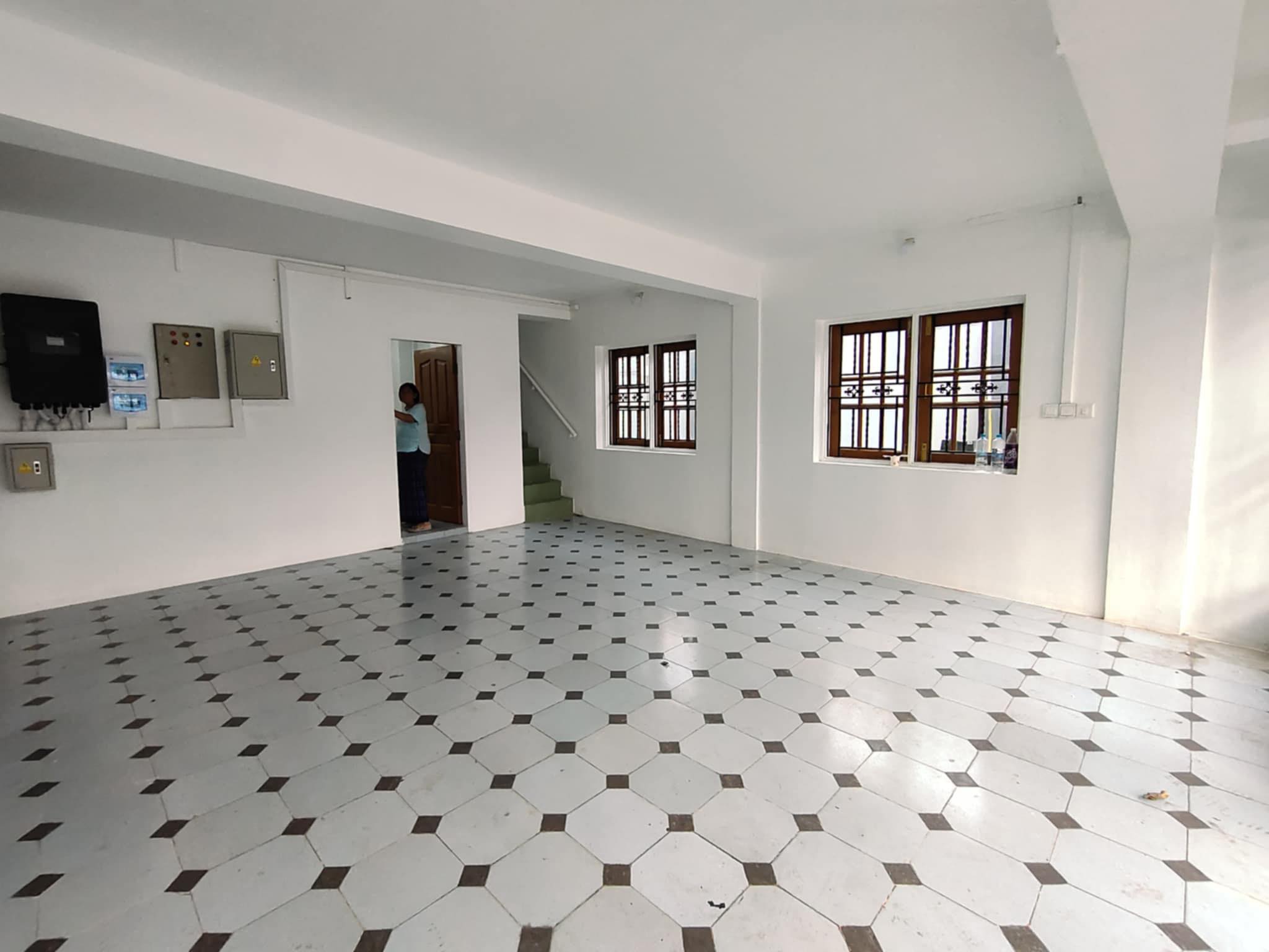 Office Space or House for Rent in Golden Valley - Image 8
