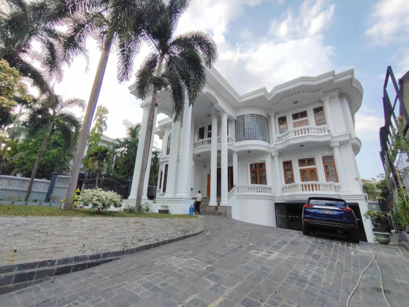 Office Space or House for Rent in Golden Valley - Image 1