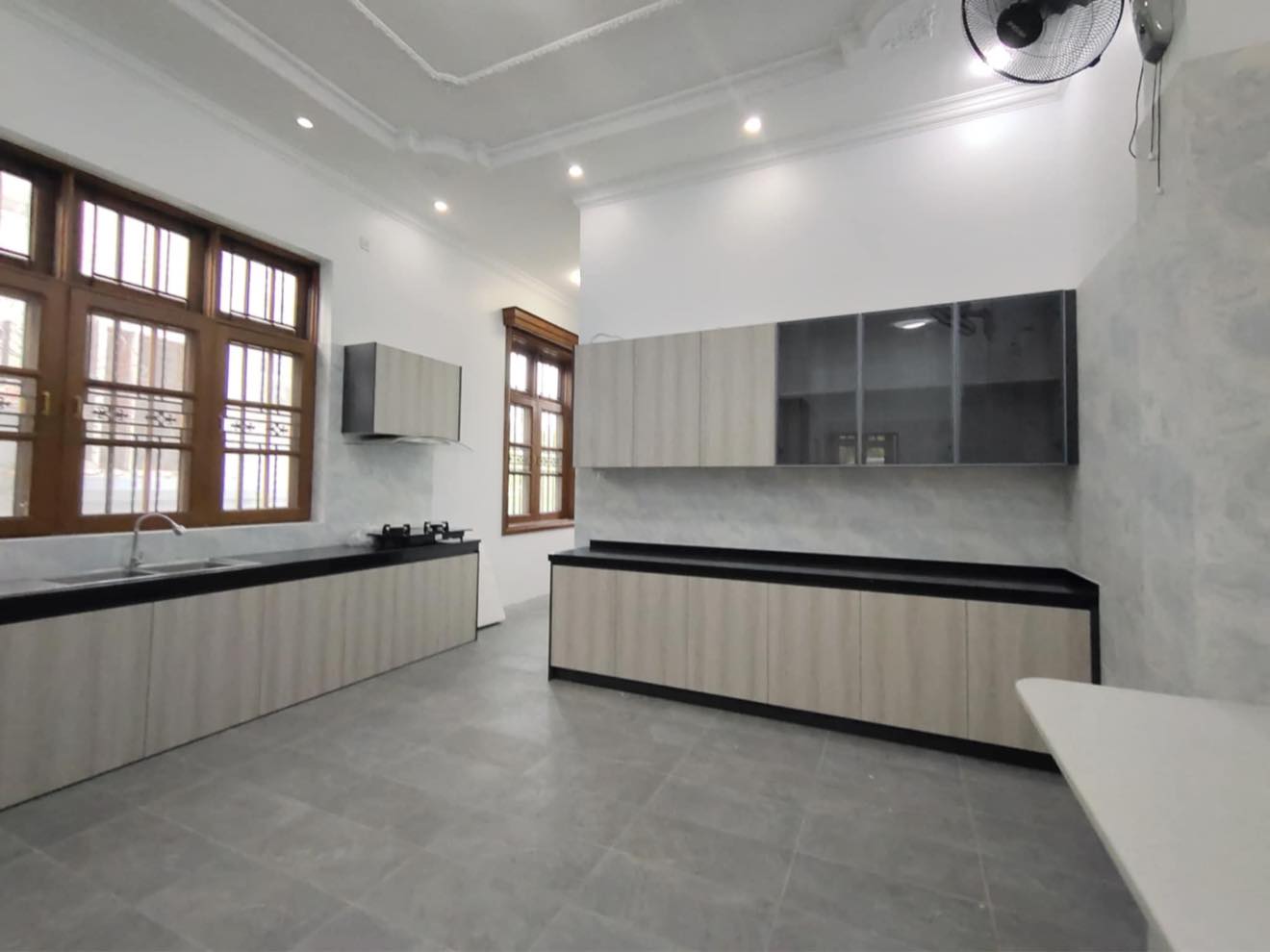 Office Space or House for Rent in Golden Valley - Image 2