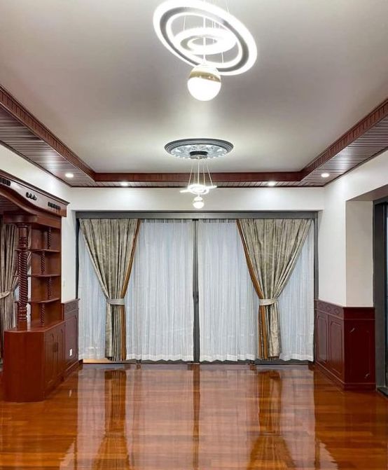 Penthouse for rent in The Central condo - Image 8