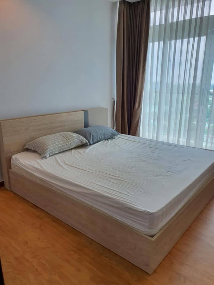 GEMS condo for rent - Image 4