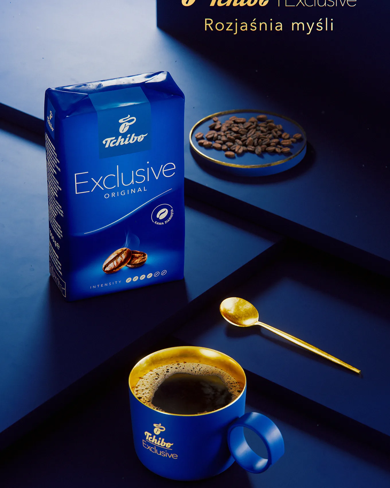 An intimate Tchibo Exclusive coffee key visual built from the campaign CGI asset set.