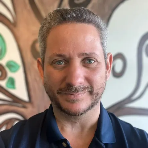 Dr. Iván Correa