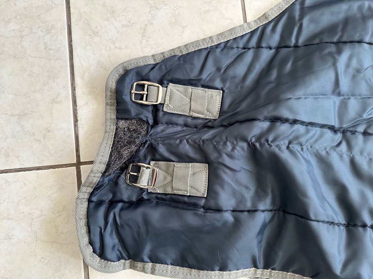 Equi-sky by Lami Cell size 80’ medium weight stable blanket Navy and Grey