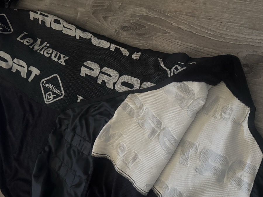 LeMieux Carbon Cooler Rug