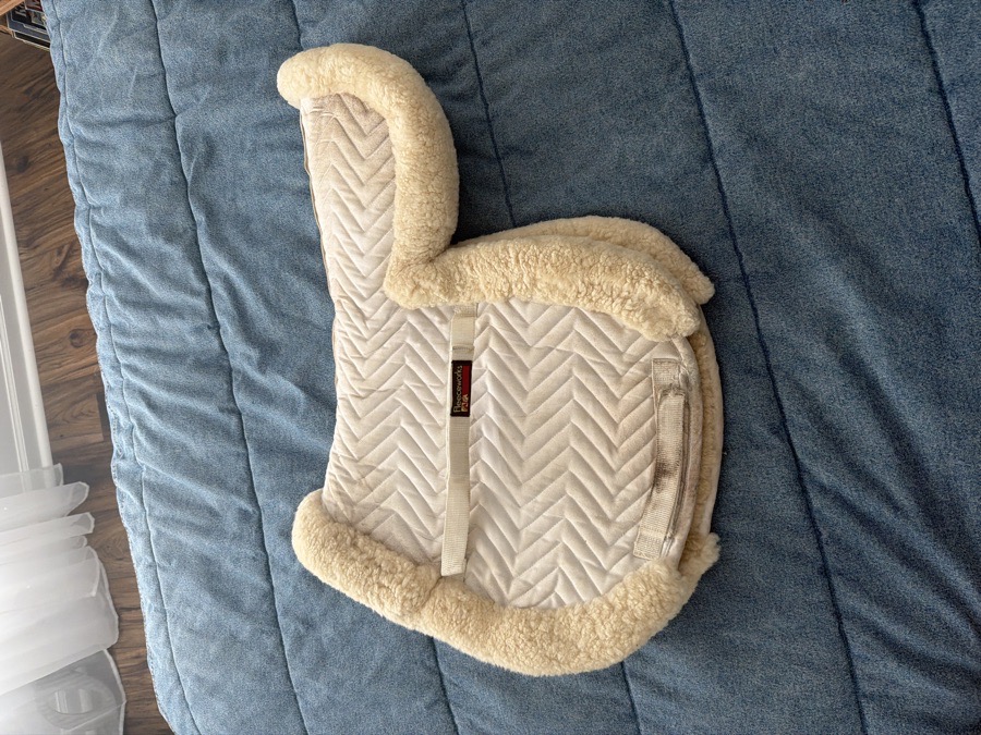 FLEECEWORKS Sheepskin Hunter Pad