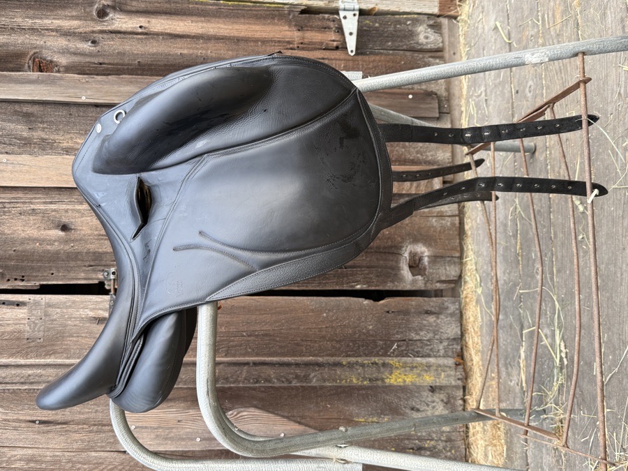 Devoucoux Makila Lab Dressage Saddle