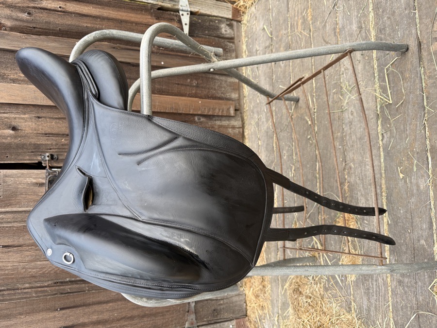 Devoucoux Makila Lab Dressage Saddle