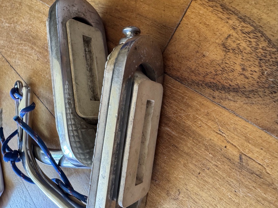  peacock stirrups