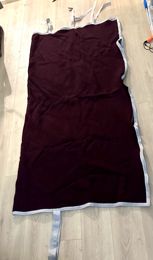 Square Wool Burgundy Cooler